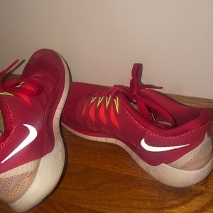 Nike Free Run Tennis Shoes